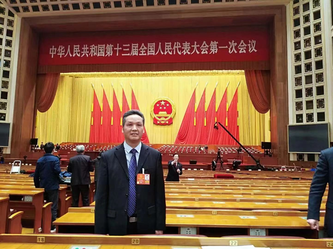 學校顧問：盧玉勝先生